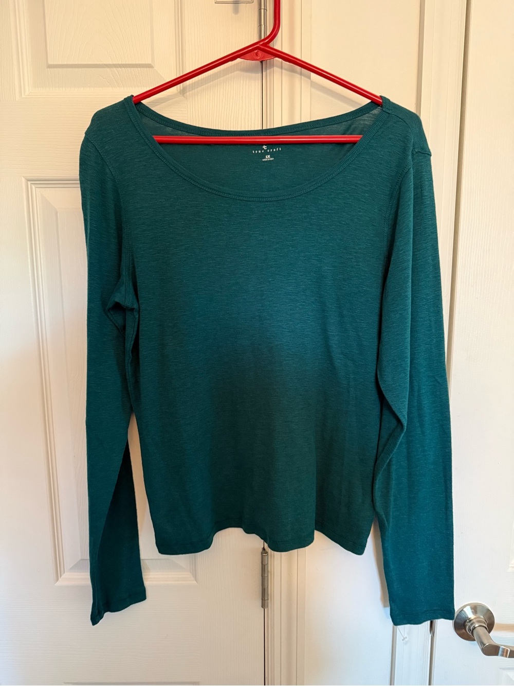 True Craft Women's Long Sleeve Scoop Neck Top in Teal Green